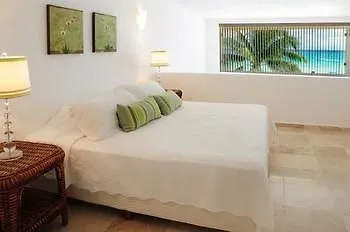 Ocean Plaza Condos Hotel Playa del Carmen